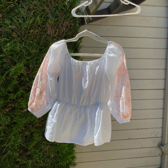 River Island Crop Top, US 8, White / Pink Embroidery, Used Good Condition - Picture 3 of 5